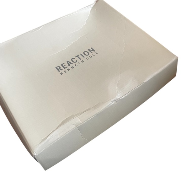 NEWđź’•Kenneth Cole Salt Stretch Bootie - Picture 8 of 9